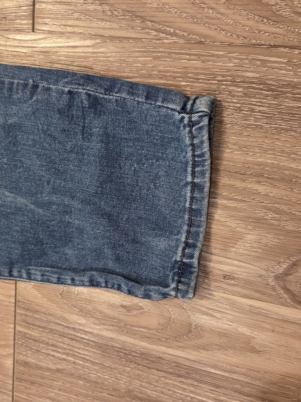 Refuge High-Rise Faded Blue Skinny Jeans - Picture 5 of 7